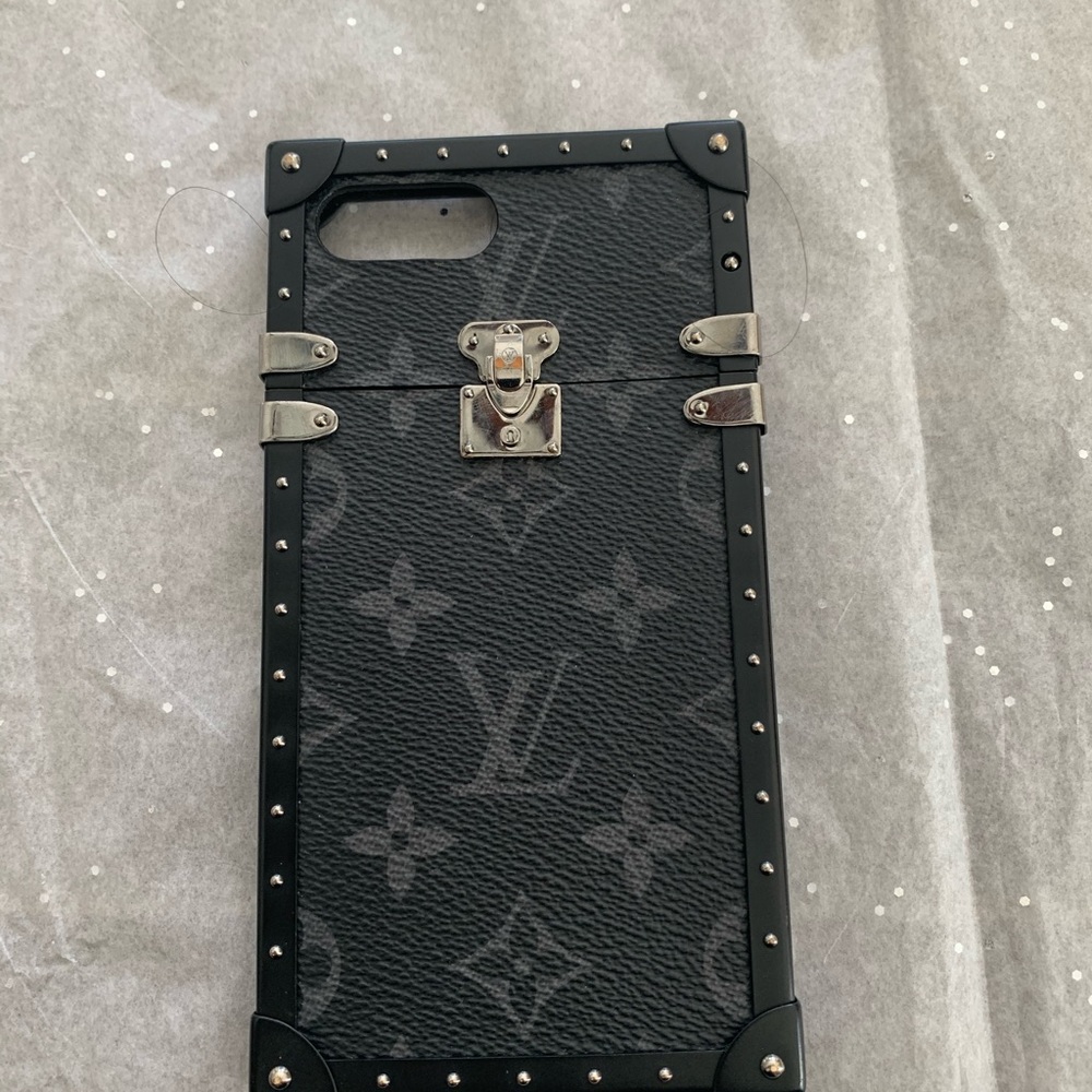 Louis Vuitton trunk case